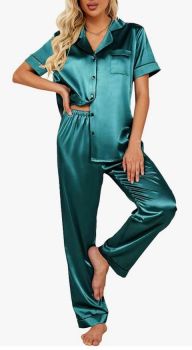 These silk pajamas are on a double discount 🥳🥳$16.99 !! Clip the coupon ✂️✂️plus use promo code TZQ9HDWS in at checkout 🛒