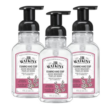 Wow 😮 this 3 pack of hand soap is on sale 55% off only $6.73 !!