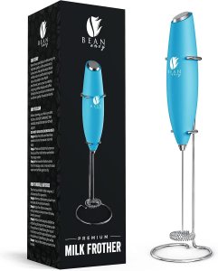 Bean Envy Milk Frother Handheld for Coffee - Electric Hand Blender, Mini Drink Mixer Whisk & Coffee Foamer Wand with Stand for Lattes, Cappuccino, Matcha and Hot Chocolate - Kitchen Gifts - Light Blue
