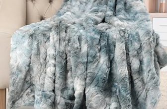 Everlasting Comfort Soft & Comfortable Arctic Blue Faux Fur Throw Blanket for Co