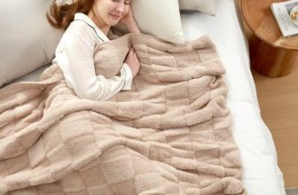 Snuggle Sac Checkered Throw Blanket Faux Fur Microfiber Blankets for Couch