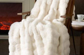 Amélie Home Faux Fur Throw Blanket for Couch