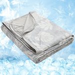 OIGAE Cooling Blanket King Size 90″x108″ for Hot Sleepers & Night Sweats