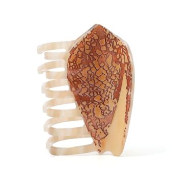 Chunky Scallop Hair Claw Clip – Large Brown Shell Design with Unique Textured &