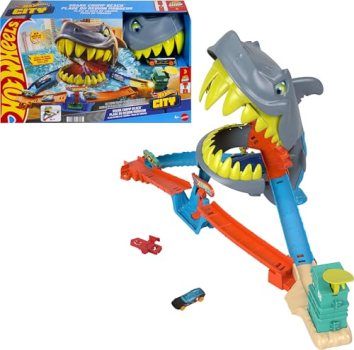 Hot Wheels Toy Car Track Set, City Shark Chomp Beach Playset with 1:64 Scale Die